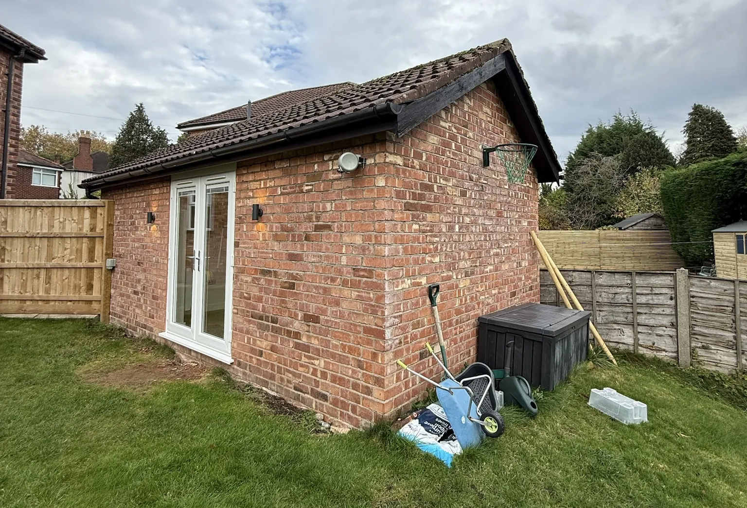 Detached garage & garden room